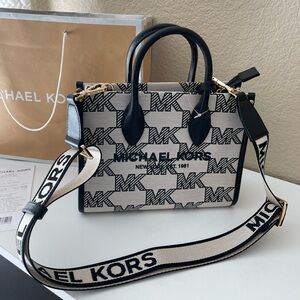 MICHAEL KORS
Mirella Small Logo Jacquard Crossbody Bag with strap NEW with tags